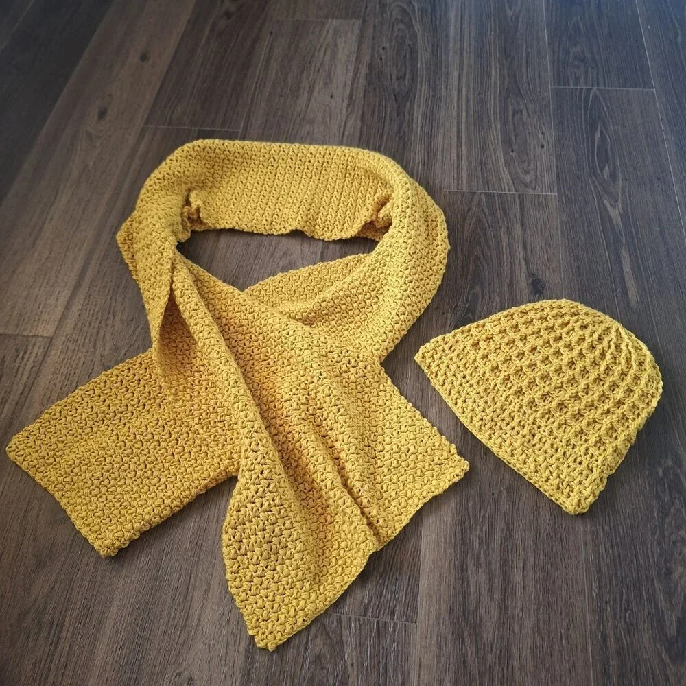New Handknit Bundle - 2 Scarfs 3 Beanies Soft Warm Winter Fall Cottage Streetwea